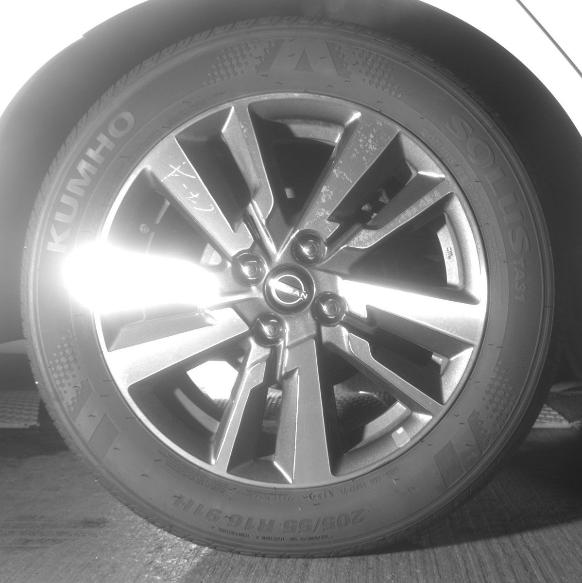 Used 2025 Nissan Versa SV image 15