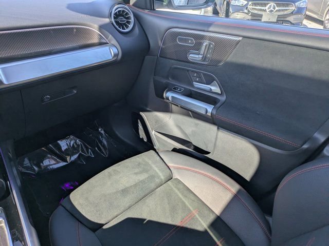 Used 2025 Mercedes-Benz GLB 35 AMG 4MATIC image 15