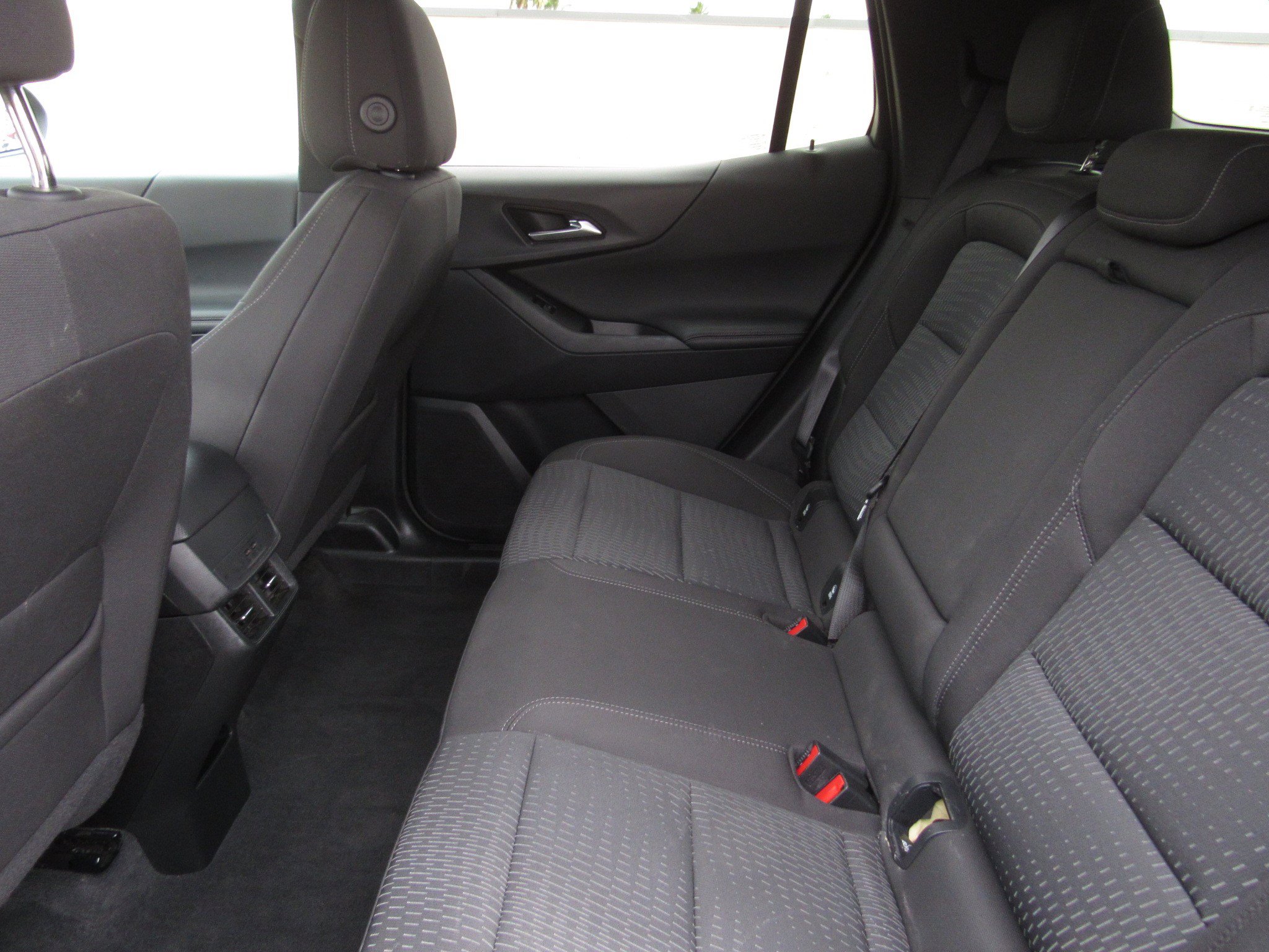 Used 2025 Chevrolet Equinox LT AWD/4WD image 13