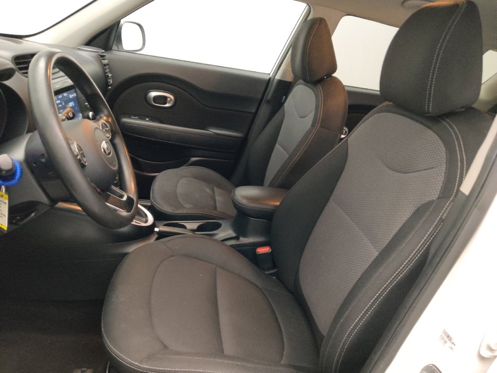 Used 2019 Kia Soul + FWD image 17