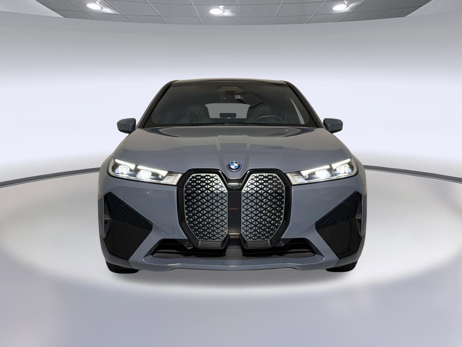 Used 2024 BMW iX xDrive50 w/ Premium Package AWD/4WD image 4