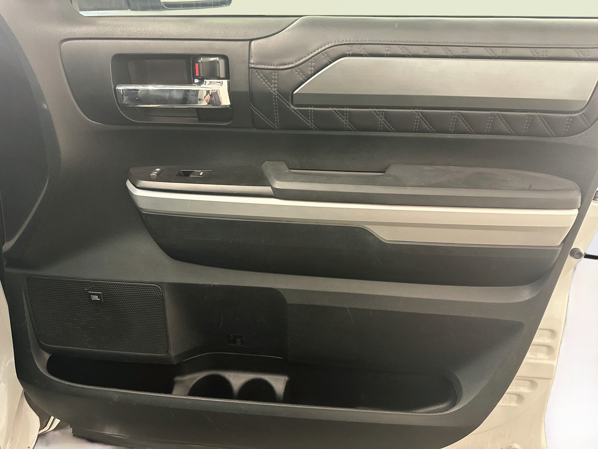 Used 2017 Toyota Tundra Platinum AWD/4WD image 33