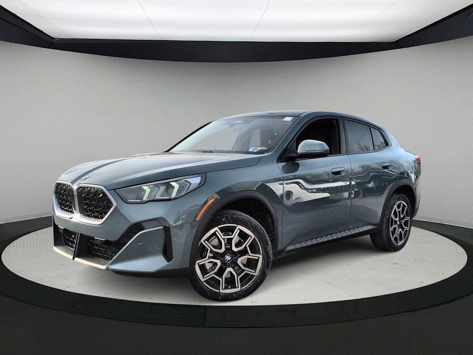 Used 2026 BMW X2 xDrive28i w/ Convenience Package AWD/4WD image 1