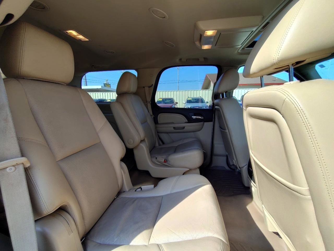 Used 2011 GMC Yukon Denali image 43