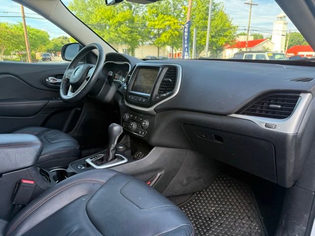 Used 2014 Jeep Cherokee Trailhawk w/ Technology Group AWD/4WD image 28
