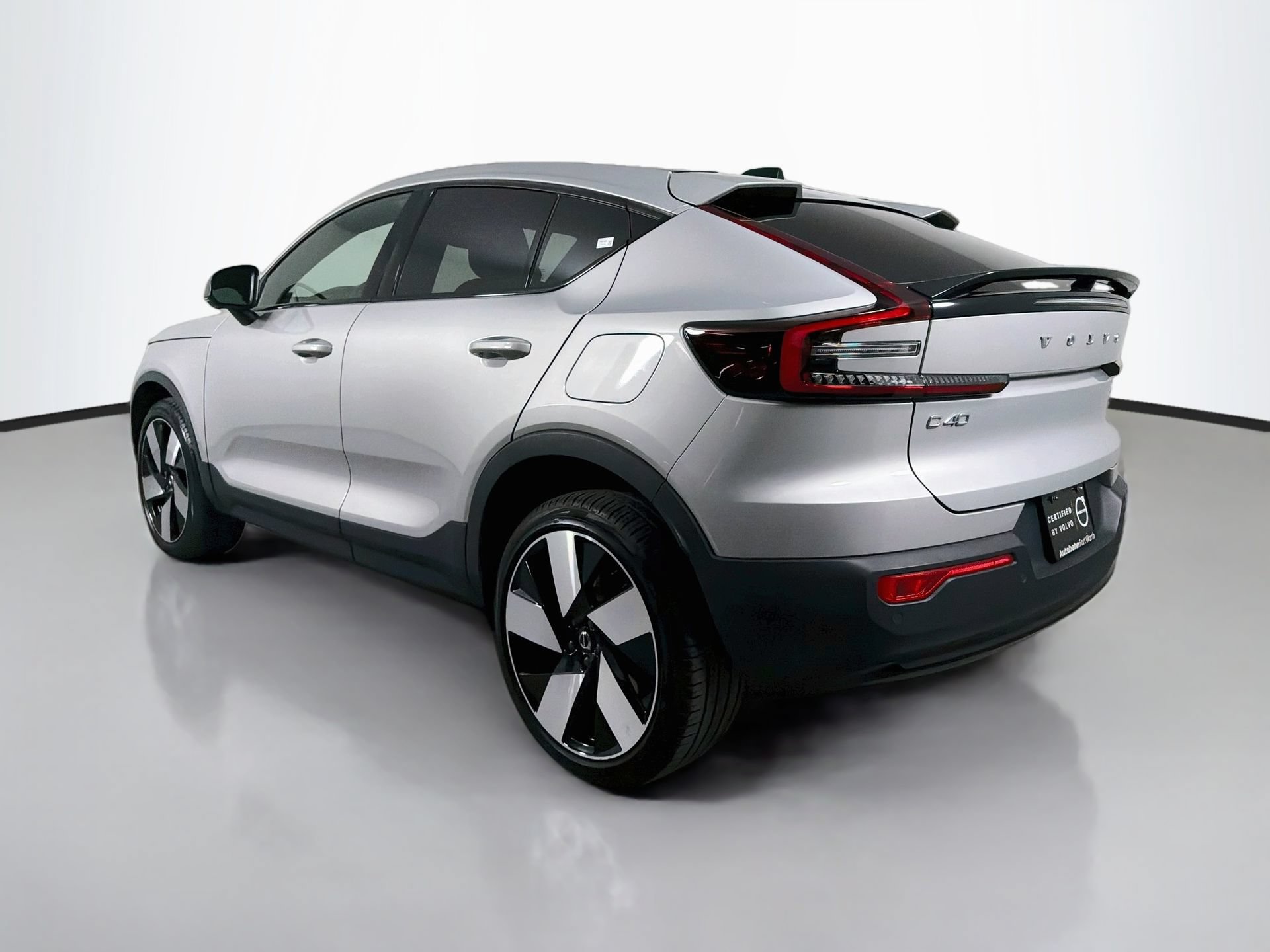 Certified 2023 Volvo C40 P8 Recharge Ultimate w/ Protection Package Premier AWD/4WD image 8