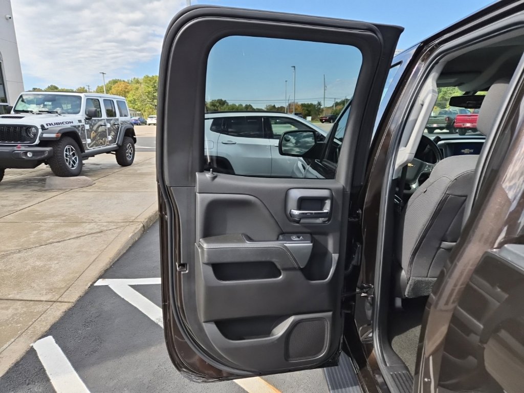Used 2018 Chevrolet Silverado 1500 LT w/ All Star Edition AWD/4WD image 14