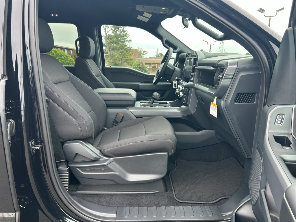 New 2026 Ford F150 XLT w/ XLT Black Appearance Package AWD/4WD image 36