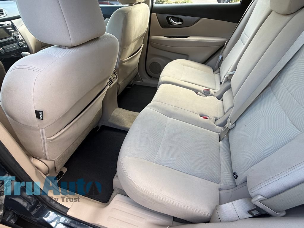 Used 2015 Nissan Rogue S FWD image 19