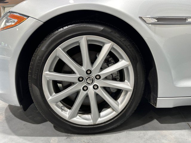 Used 2011 Jaguar XJ RWD image 7