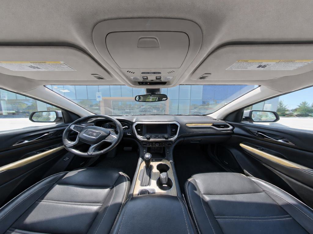 Used 2018 GMC Acadia Denali w/ Technology Package FWD image 12