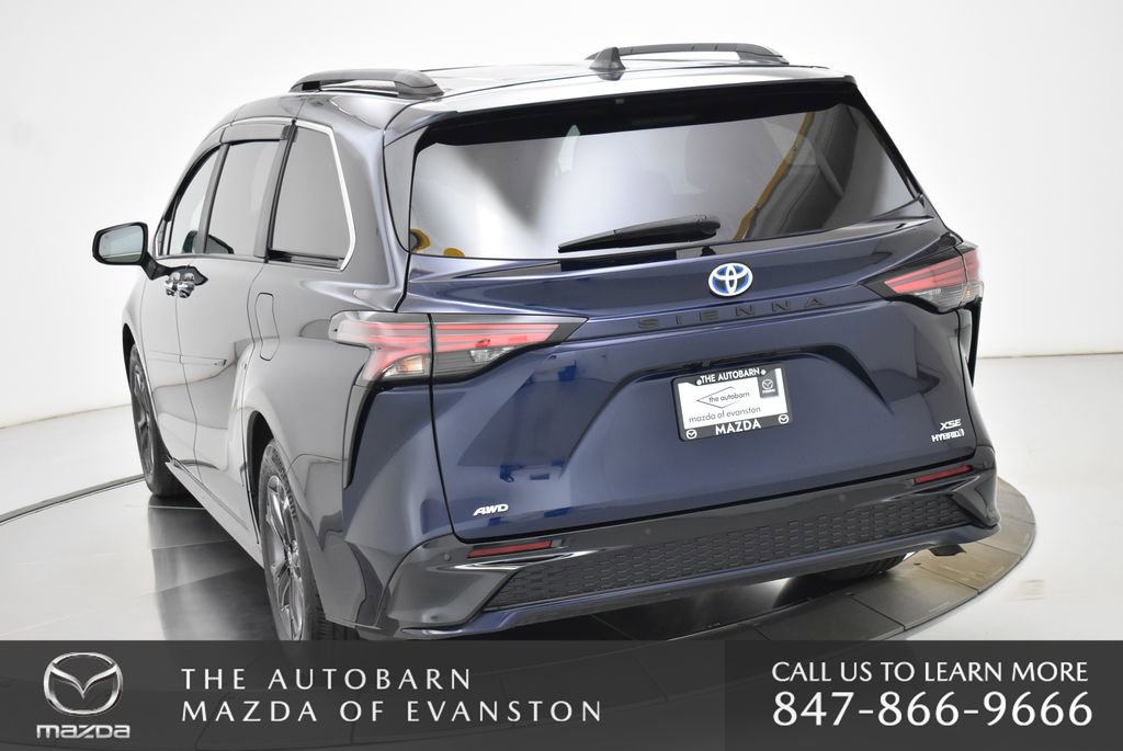 Used 2024 Toyota Sienna XSE AWD/4WD image 17