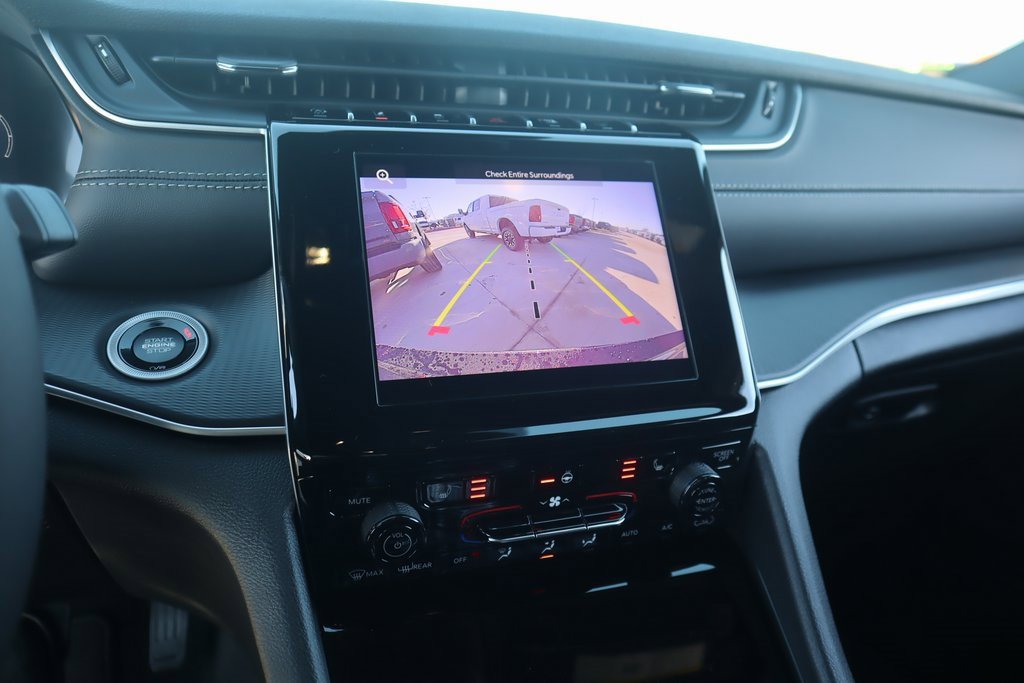 New 2025 Jeep Grand Cherokee L Laredo w/ Luxury Tech Group I image 6