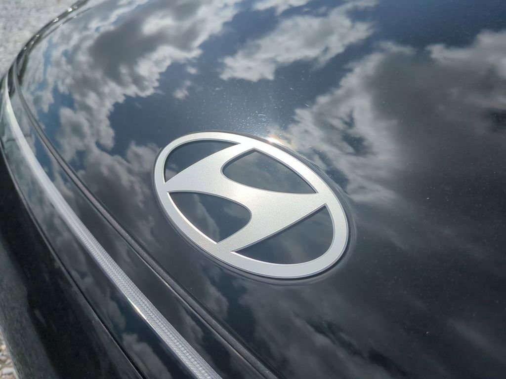 New 2026 Hyundai Kona SE image 13