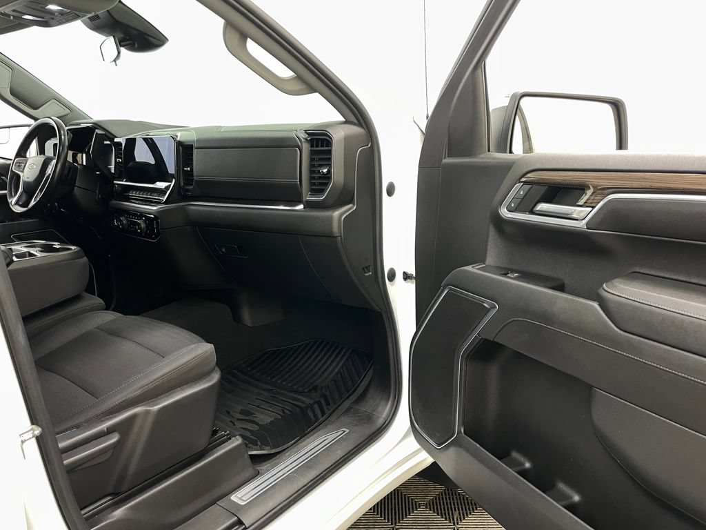 Certified 2022 Chevrolet Silverado 1500 LT AWD/4WD image 32
