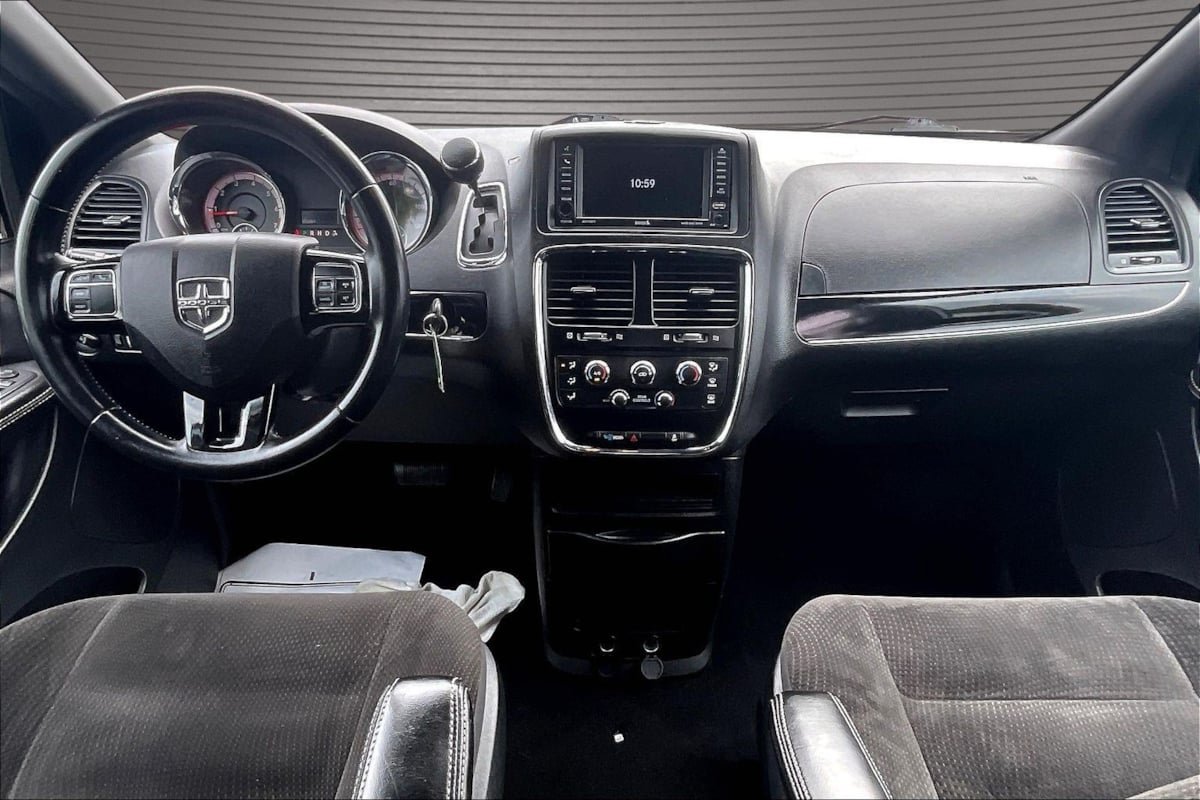 Used 2018 Dodge Grand Caravan SE FWD image 7