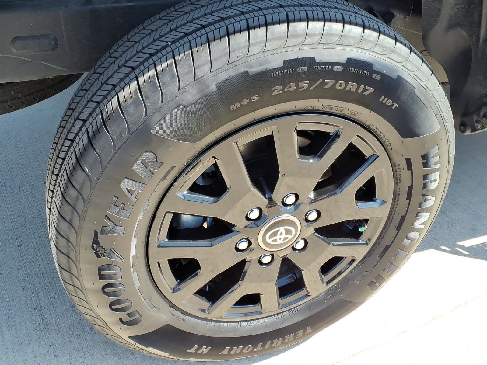 Used 2025 Toyota Tacoma SR5 image 7