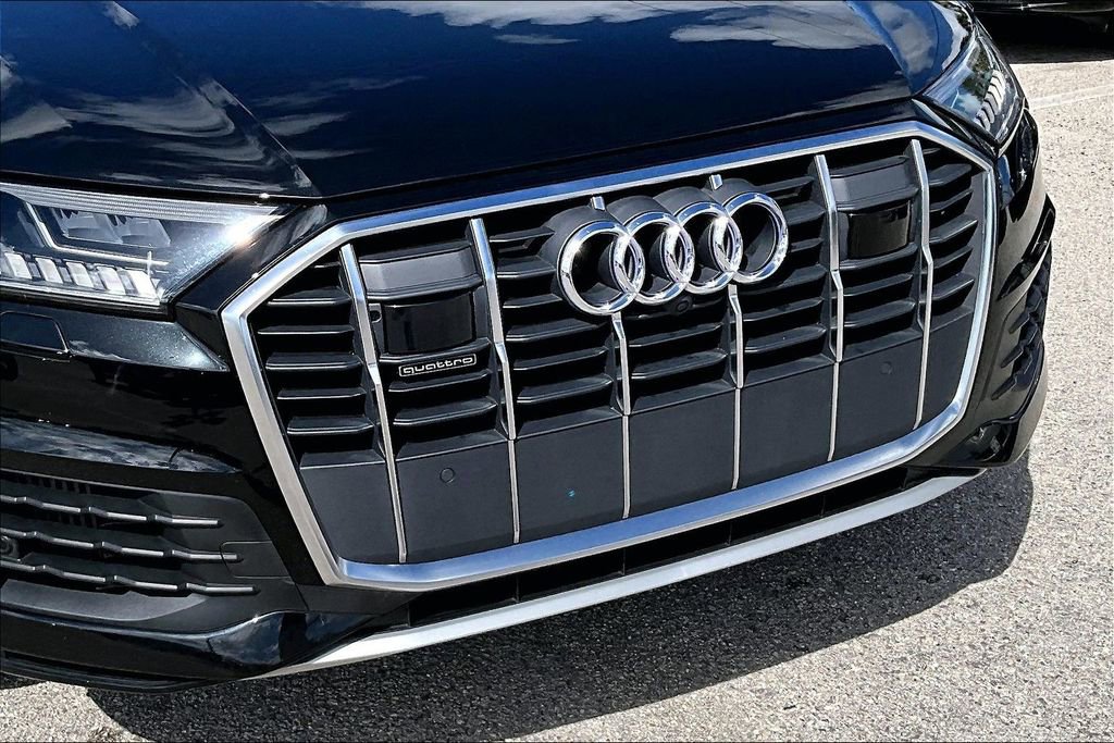 Used 2023 Audi Q7 3.0T Prestige w/ Prestige Package image 11