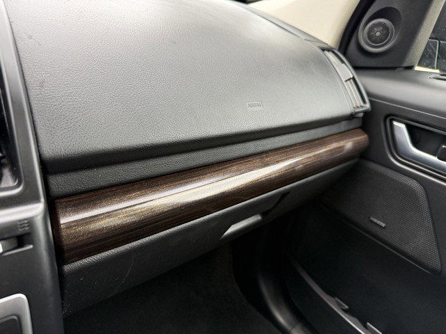 Used 2015 Land Rover LR2 image 38