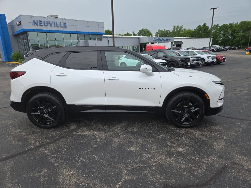Certified 2023 Chevrolet Blazer RS w/ Driver Confidence II Package AWD/4WD image 2