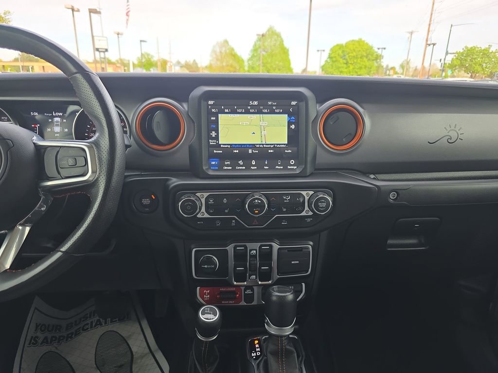 Used 2022 Jeep Gladiator Mojave w/ LED Lighting Group AWD/4WD image 17