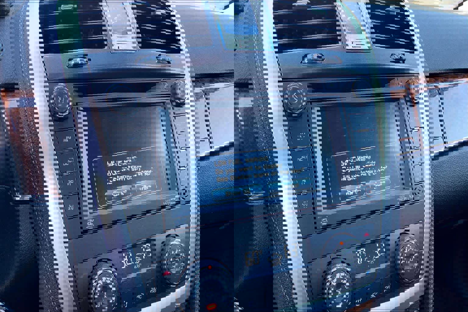 Used 2008 Cadillac SRX AWD w/ Theater Package image 28