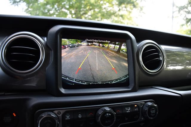 Used 2019 Jeep Wrangler Unlimited Sahara AWD/4WD image 19