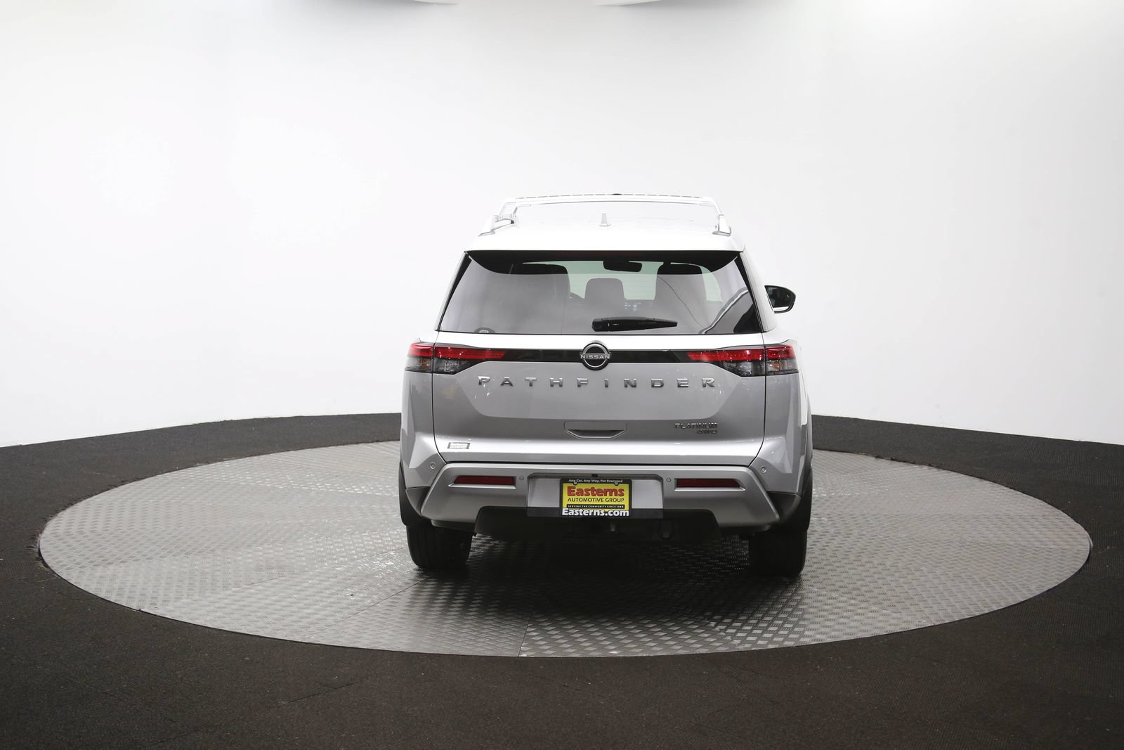 Used 2023 Nissan Pathfinder Platinum AWD/4WD image 34