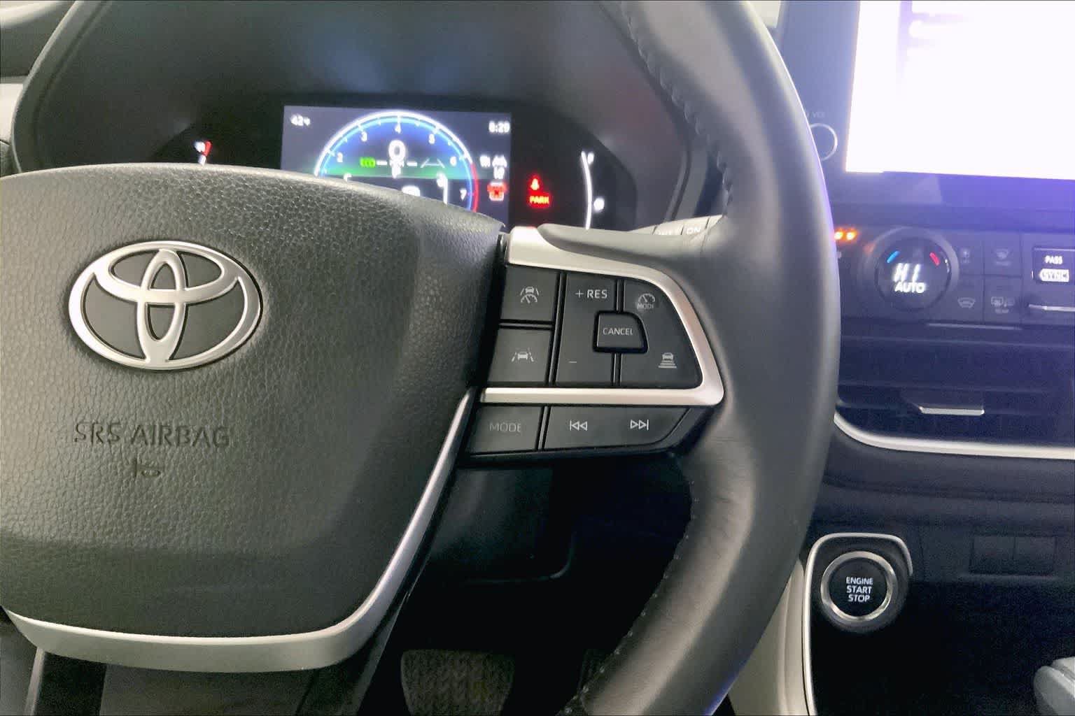 Used 2025 Toyota Grand Highlander AWD image 22