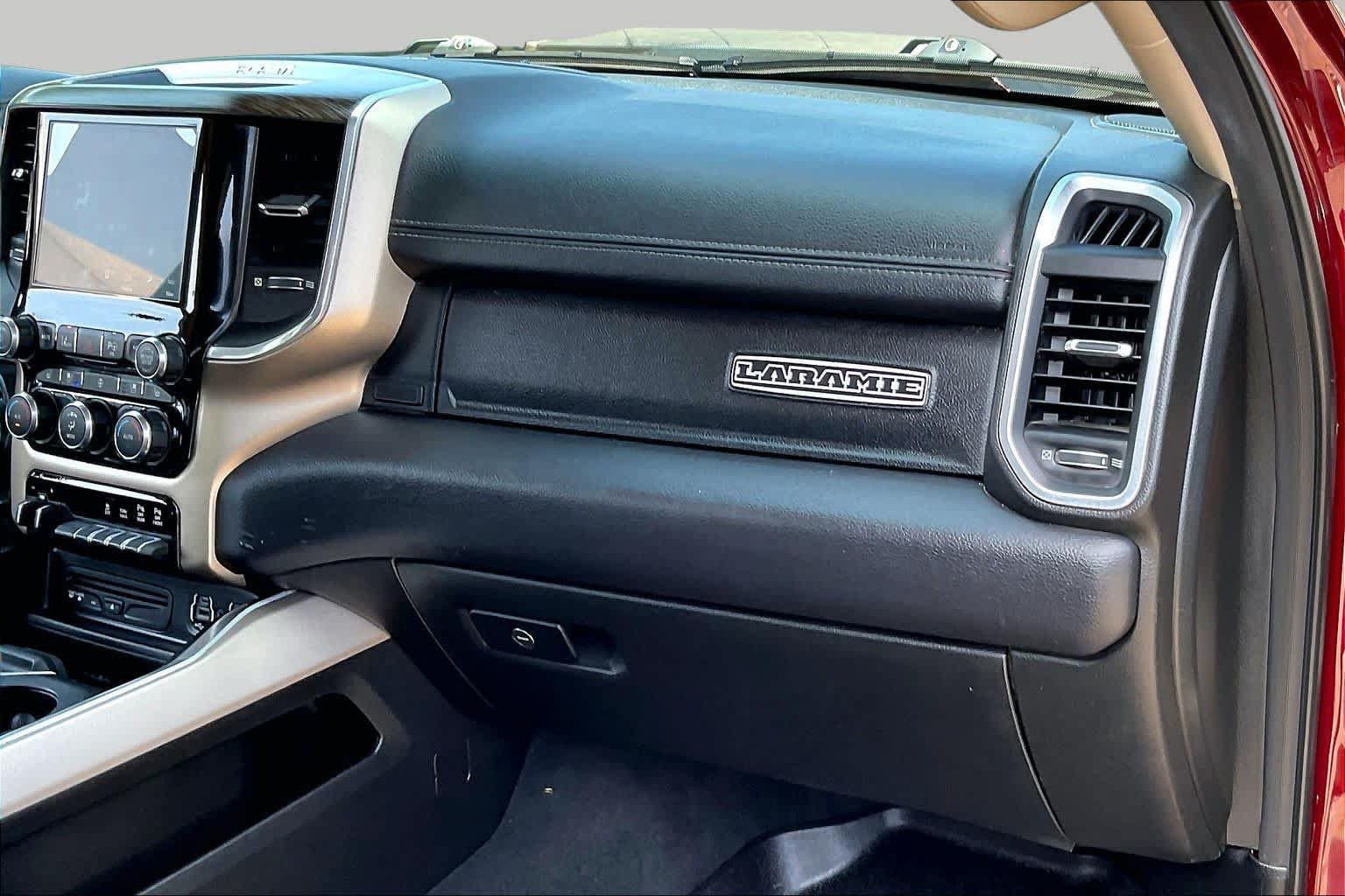 Used 2019 RAM 1500 Laramie AWD/4WD image 18