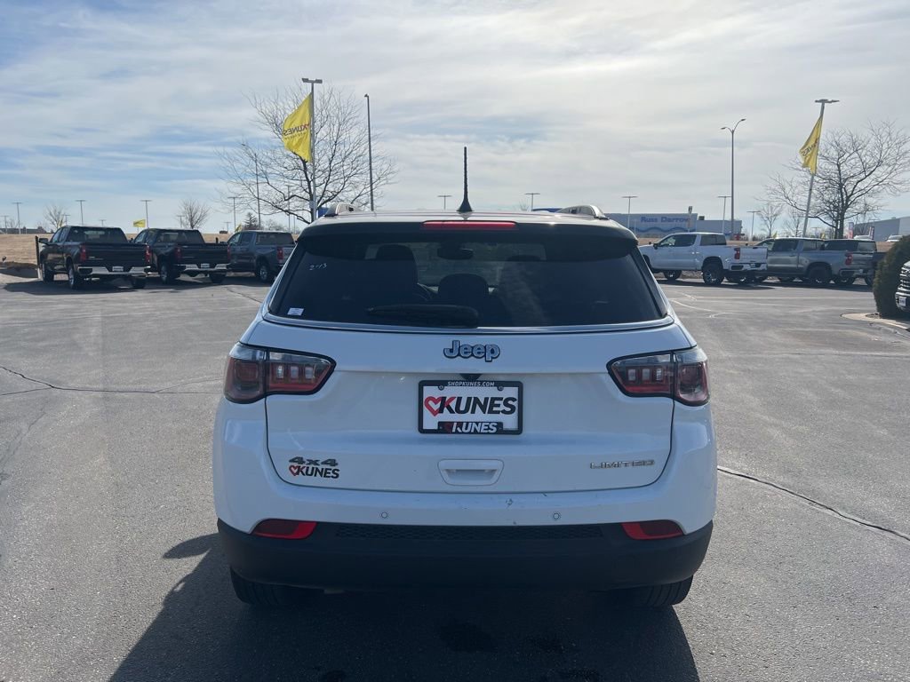Used 2025 Jeep Compass Limited image 4