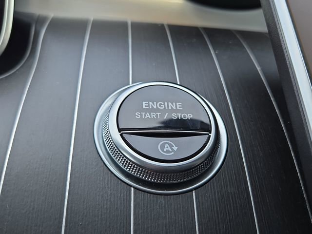 Used 2024 Mercedes-Benz C 300 4MATIC Sedan image 12