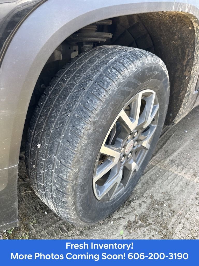 Used 2022 GMC Acadia SLE w/ Driver Convenience Package image 12