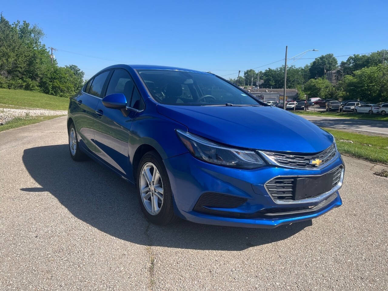 Used 2018 Chevrolet Cruze LT w/ Convenience Package FWD image 3