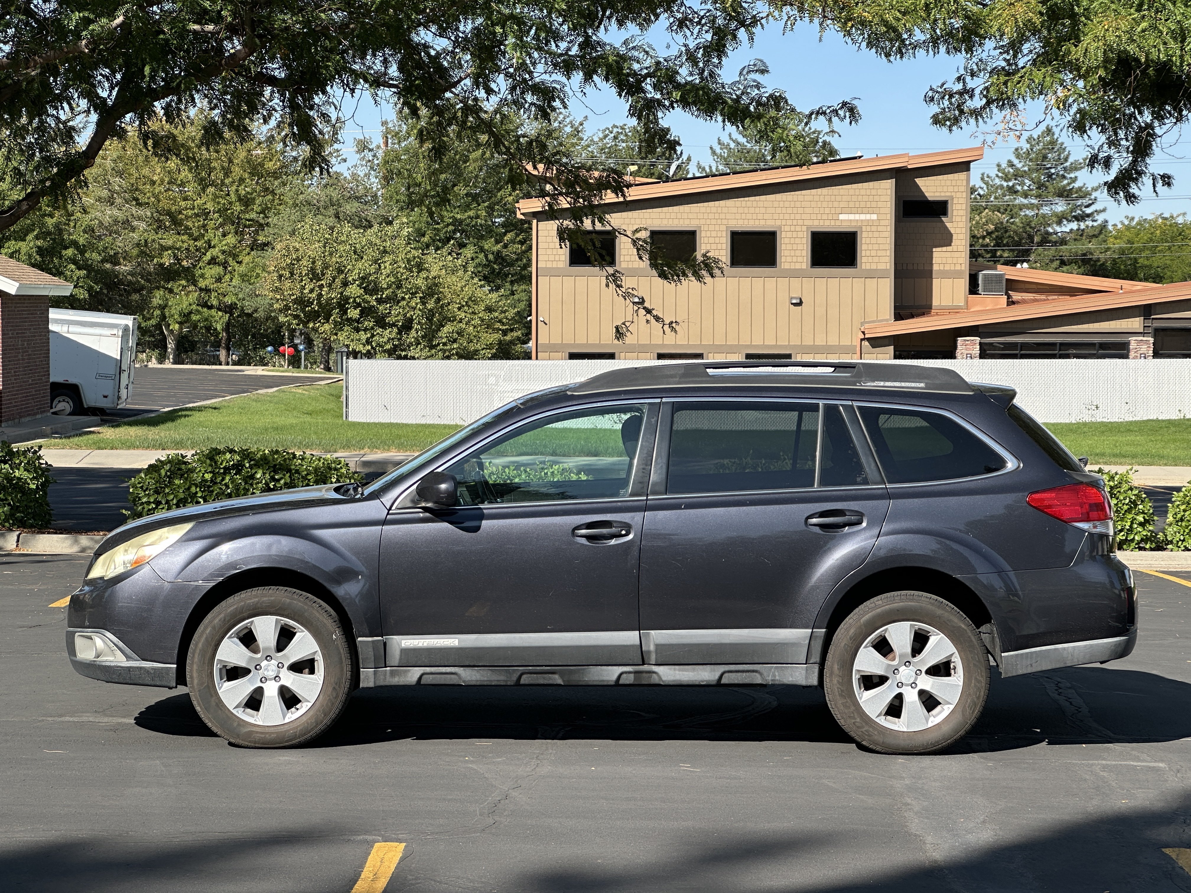 Used 2011 Subaru Outback 2.5i Premium AWD/4WD image 8