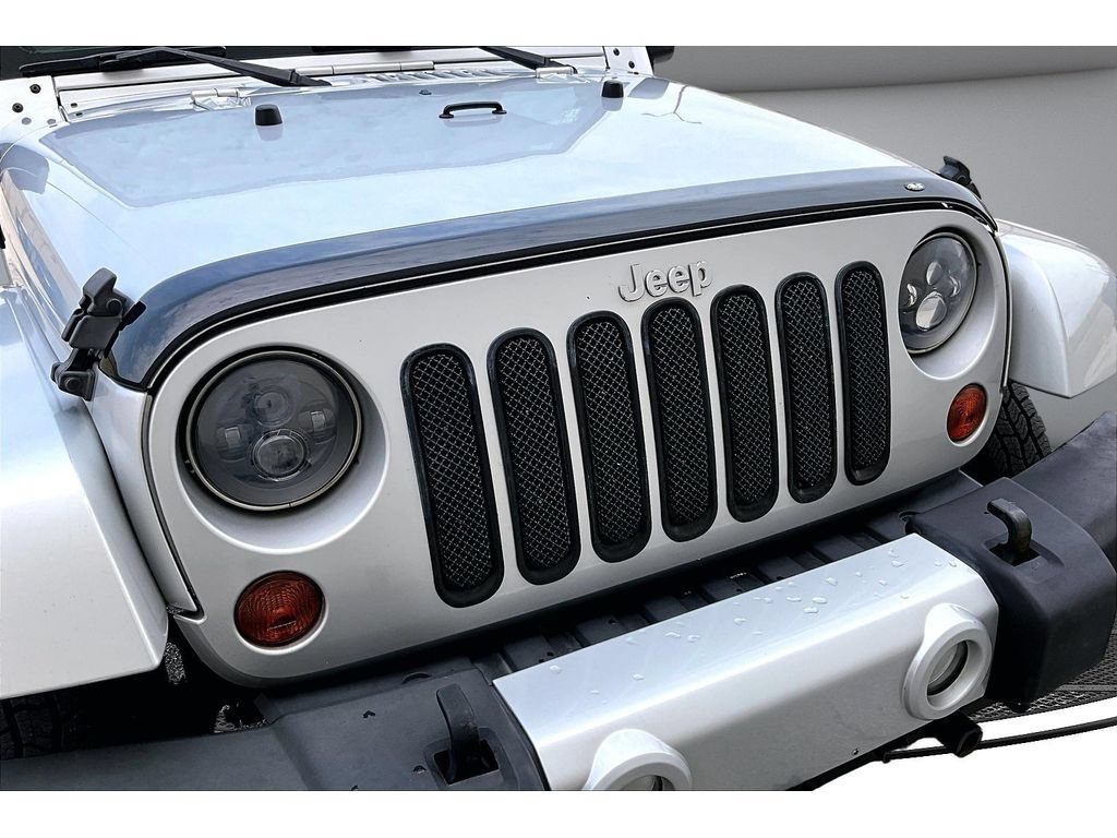 Used 2011 Jeep Wrangler Unlimited Sahara w/ Dual Top Group AWD/4WD image 53