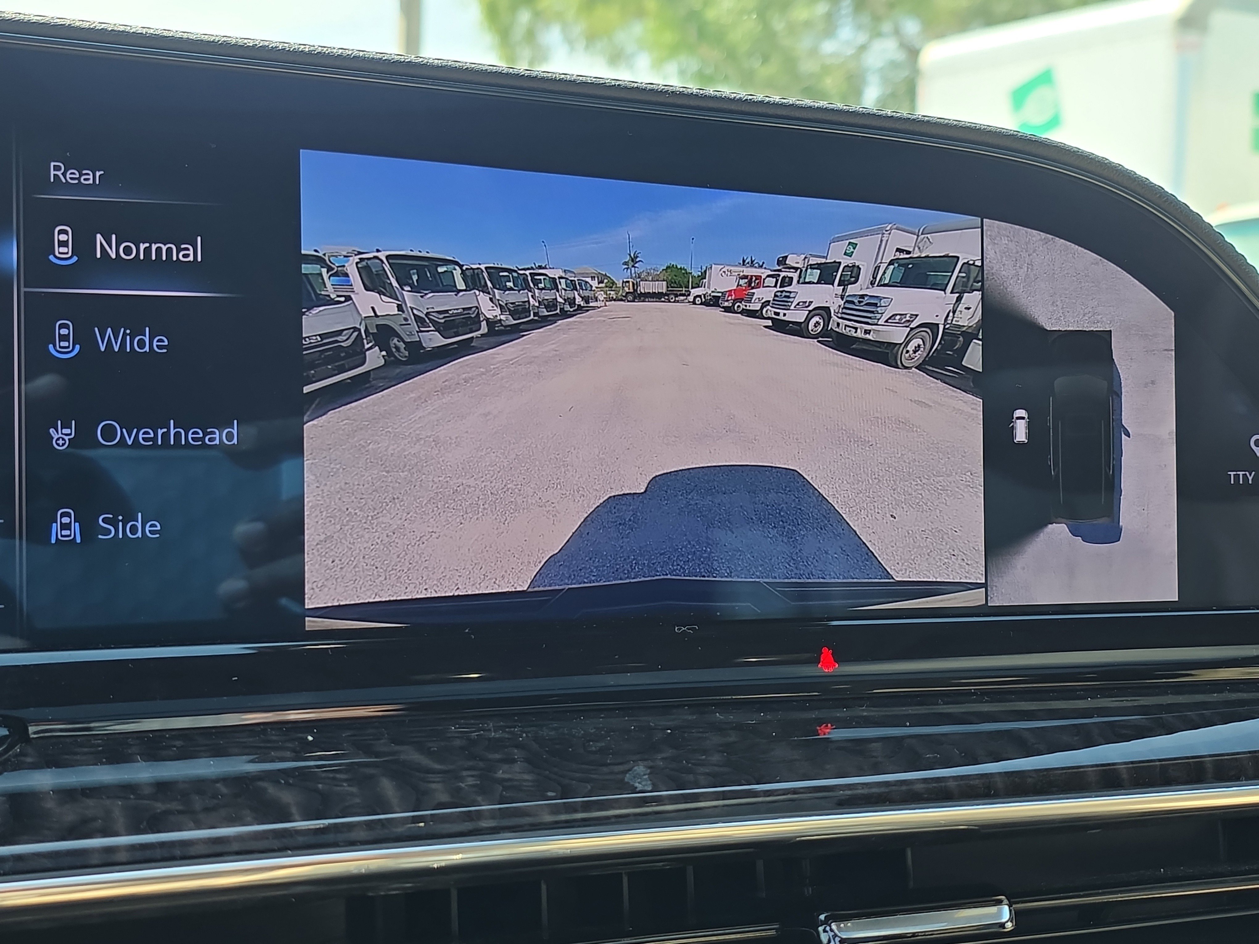 Used 2023 Cadillac Escalade Premium Luxury w/ Performance Package AWD/4WD image 32