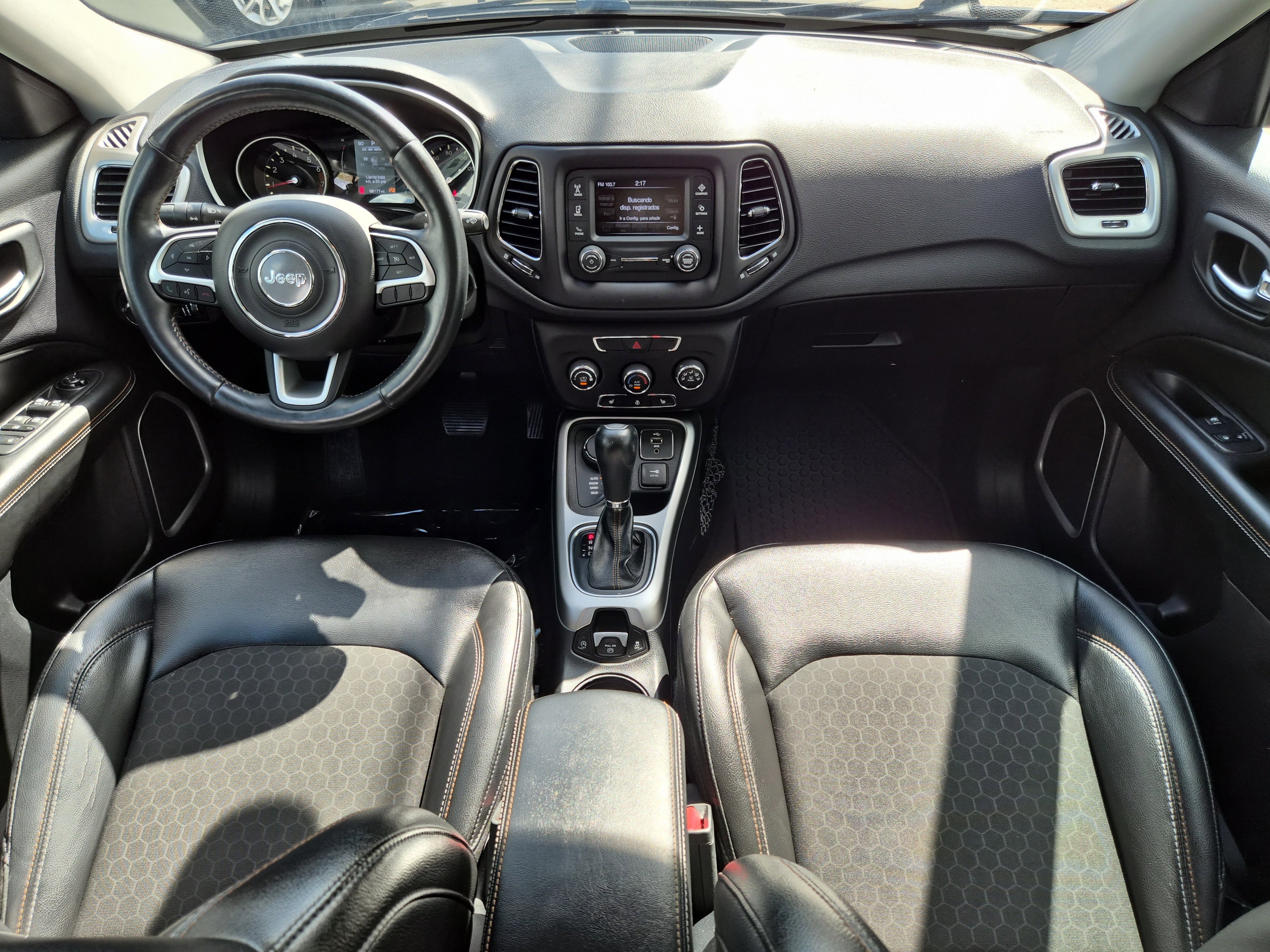 Used 2018 Jeep Compass Latitude w/ Cold Weather Group image 11