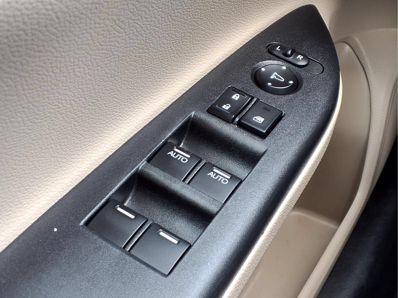Used 2015 Honda Accord EX-L image 27