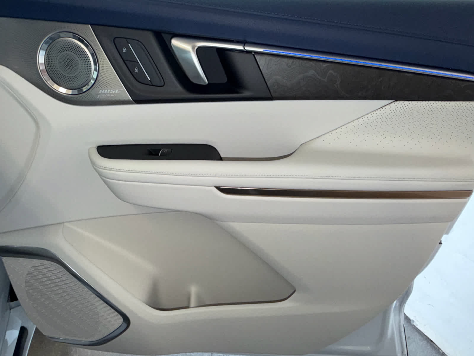 New 2026 Buick Enclave Avenir w/ Super Cruise Package FWD image 33