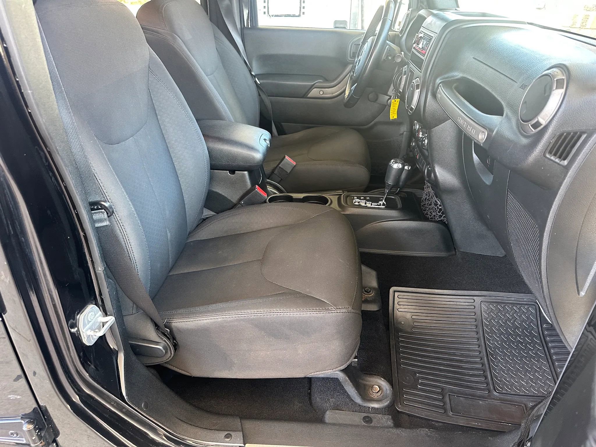 Used 2016 Jeep Wrangler Unlimited Sport w/ Connectivity Group image 9