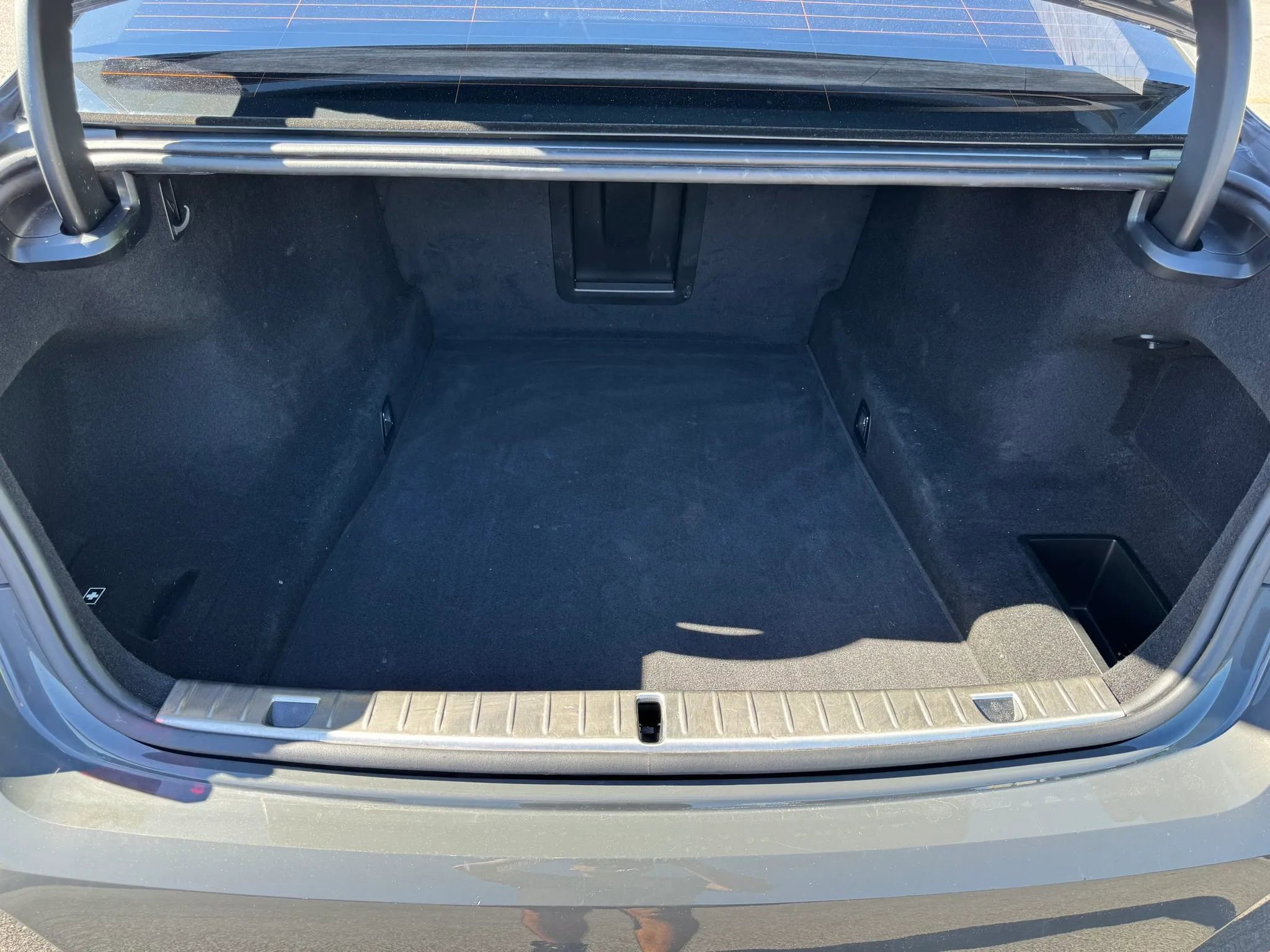 Used 2021 BMW 750i xDrive w/ Executive Package image 34