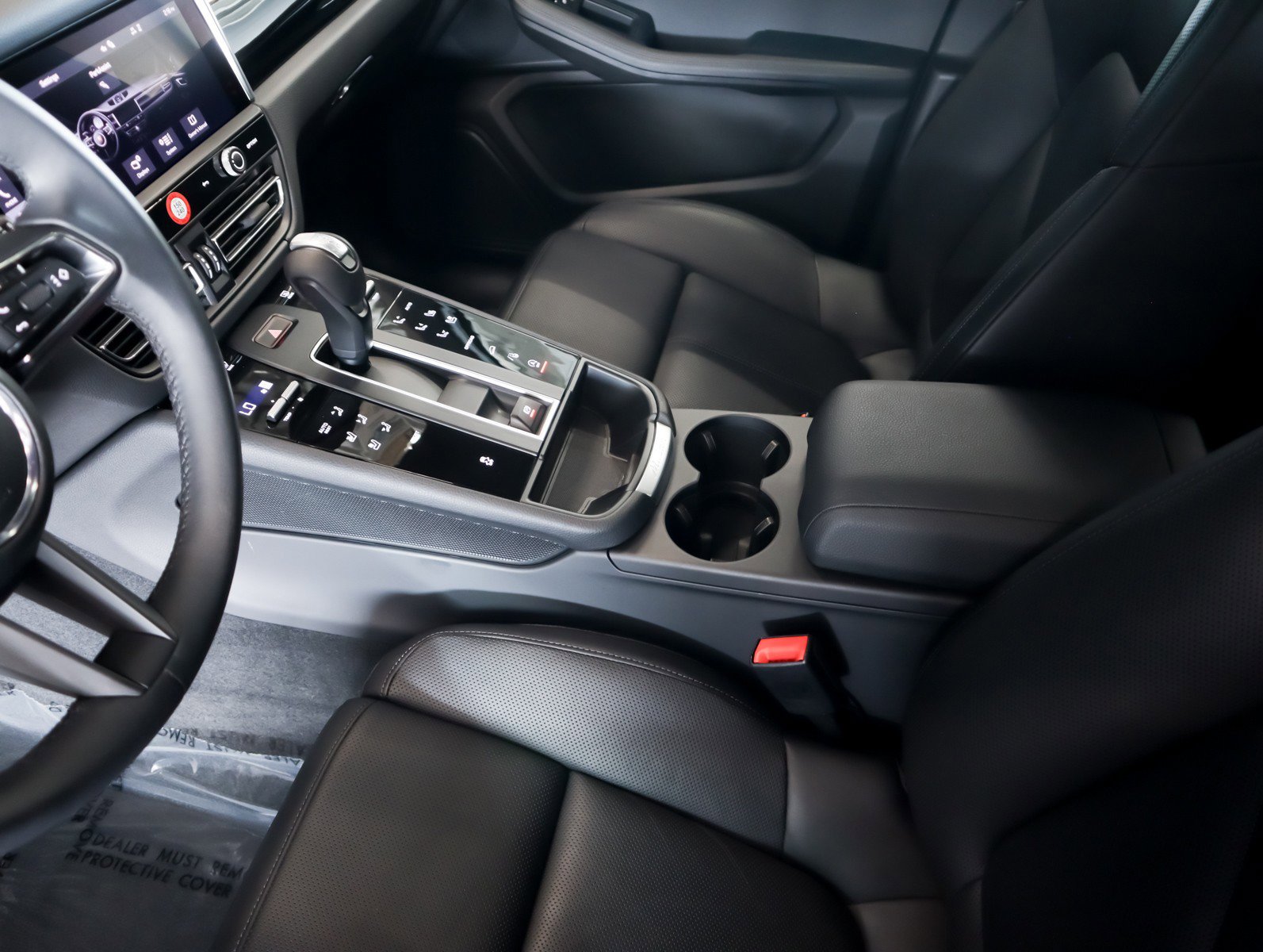 Certified 2025 Porsche Macan image 19