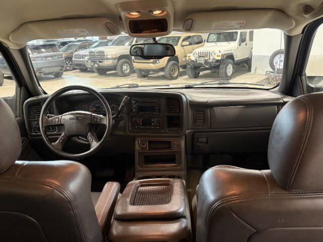 Used 2005 GMC Sierra 3500 SLT w/ Heavy-Duty Power Package image 17