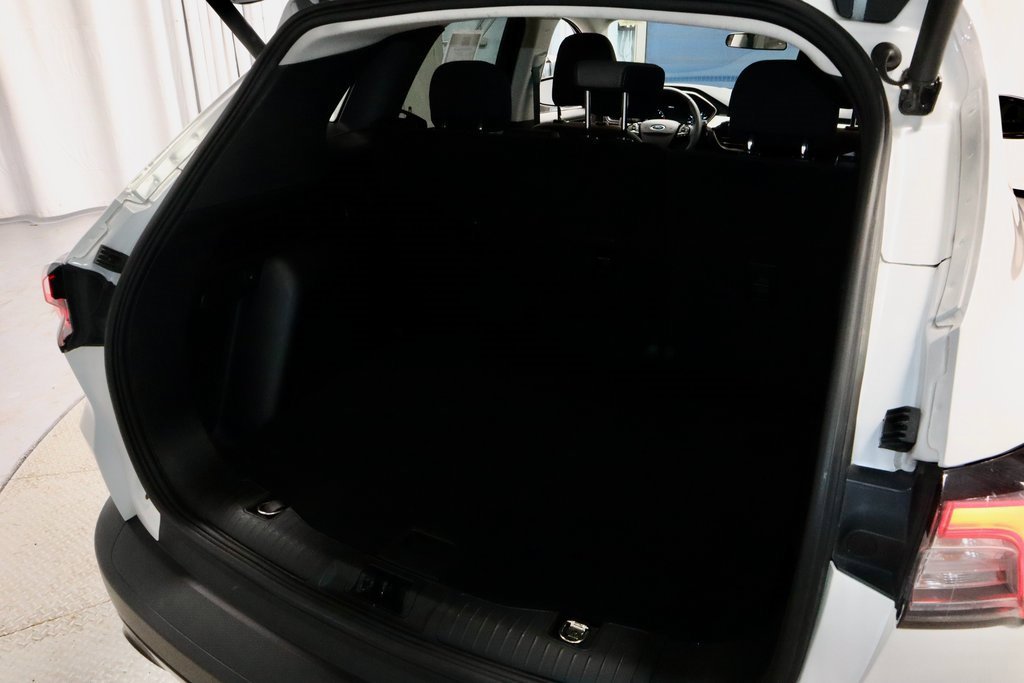 Certified 2022 Ford Escape SE w/ SE Sport Appearance Package image 15