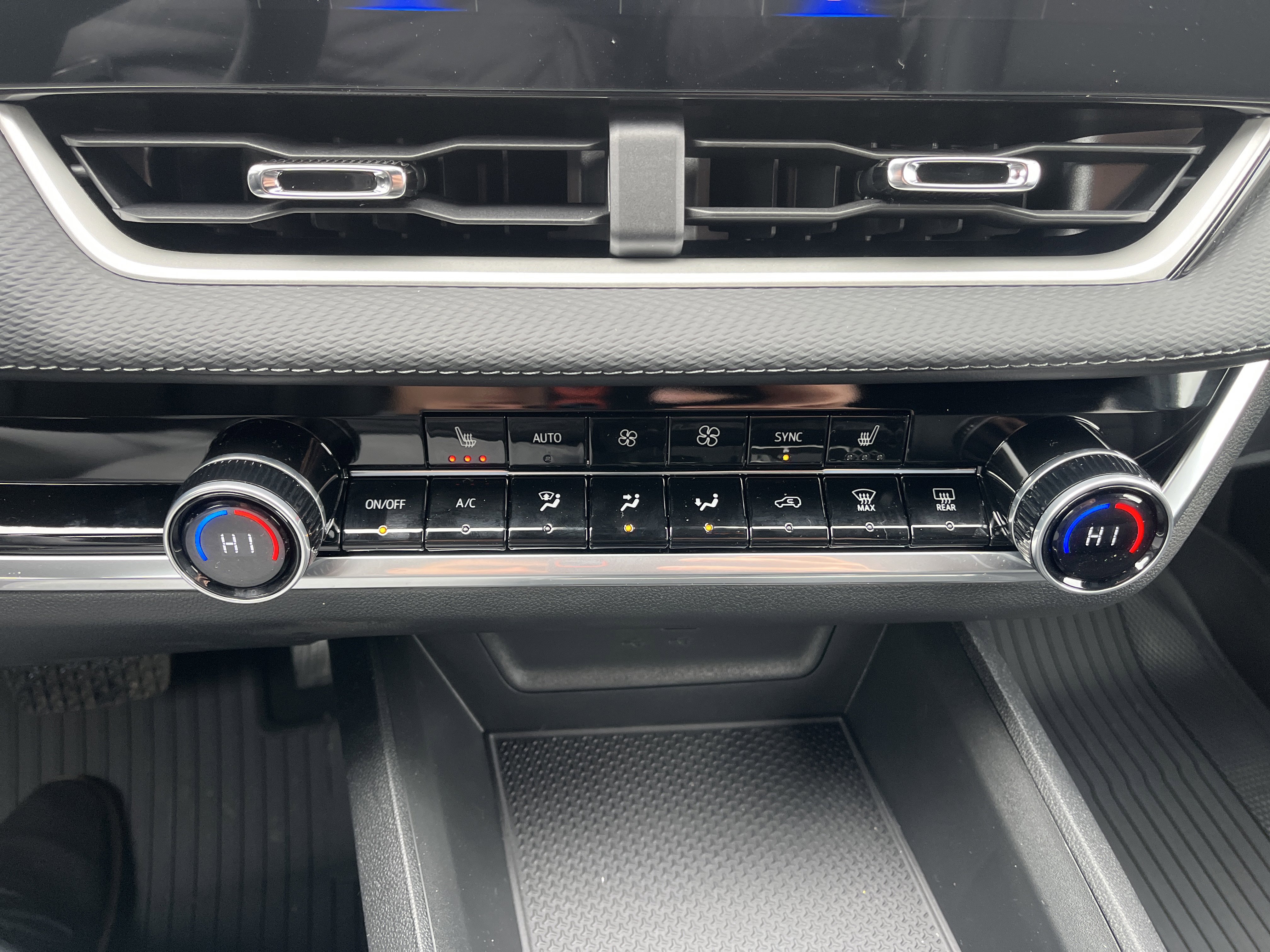 New 2026 Chevrolet Equinox LT w/ Convenience Package II image 11