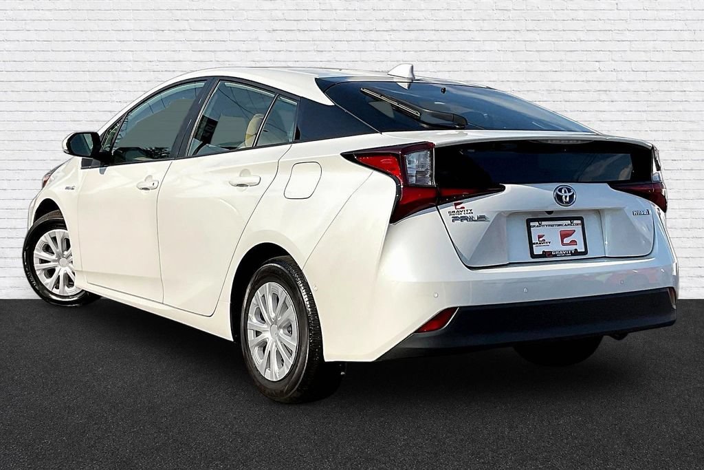 Used 2022 Toyota Prius LE FWD image 4