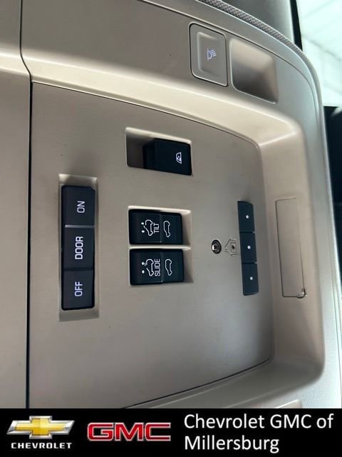 Used 2017 GMC Sierra 2500 Denali w/ Duramax Plus Package AWD/4WD image 23