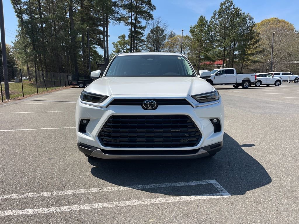 Used 2024 Toyota Grand Highlander AWD image 3