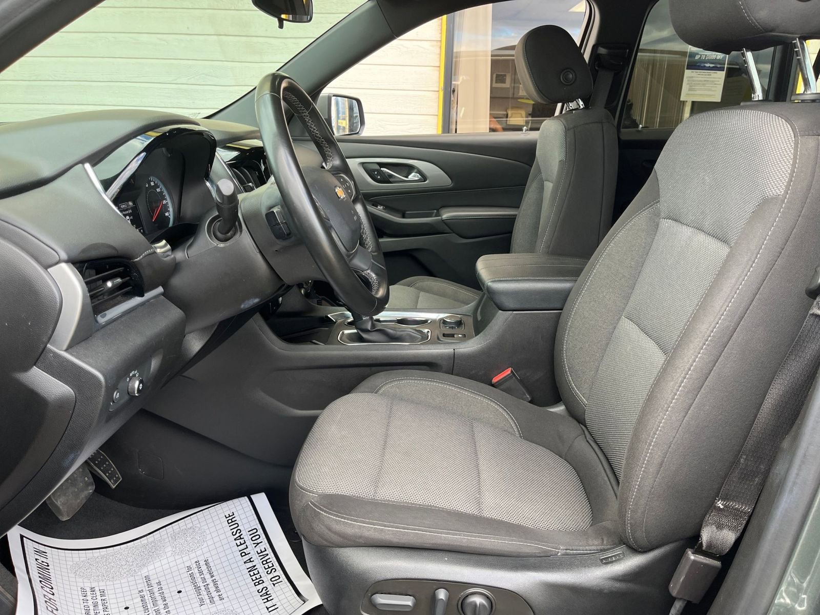 Used 2023 Chevrolet Traverse LT image 25